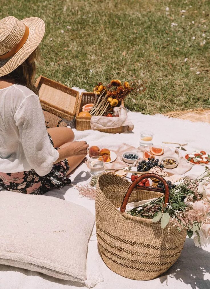 Летнее фото пинтерест DIY Cutlery Holder Collective Gen Picnic inspiration, Picnic, Summer picnic