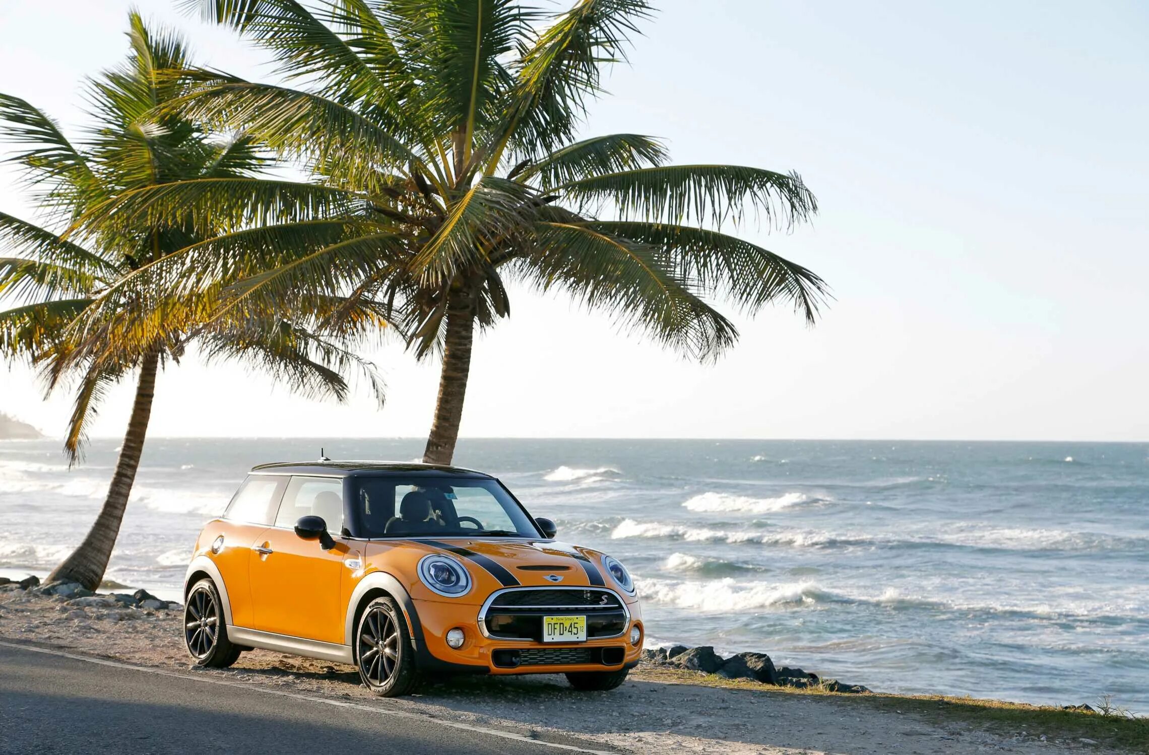 Летние машины фото MINI Cooper S. (01/2014)