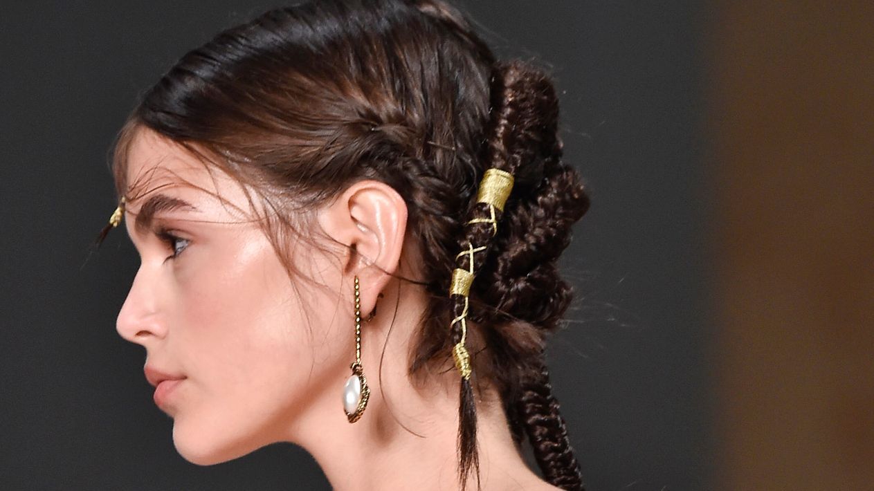 Летние прически 2024 The 2020 Hair Trends To Try Straight From The Catwalk British Vogue