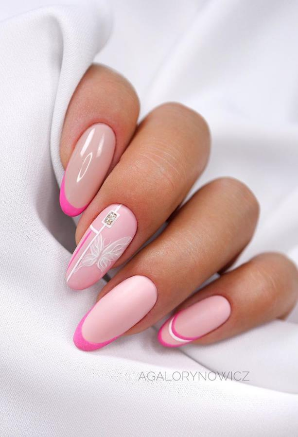 Летний дизайн маникюра миндаль нежный Pretty Pink Almond Nails for Spring and Summer