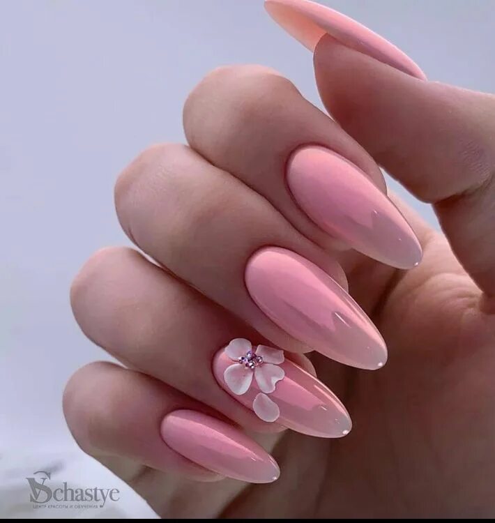 Летний дизайн маникюра миндаль нежный Pin by jakelin cartagena on Diseño de uñas Floral nails, Manicure, Pretty nails