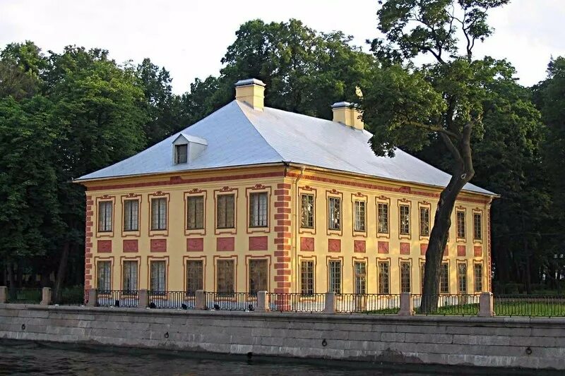 Летний дворец в петергофе фото Летний дворец IZI Travel