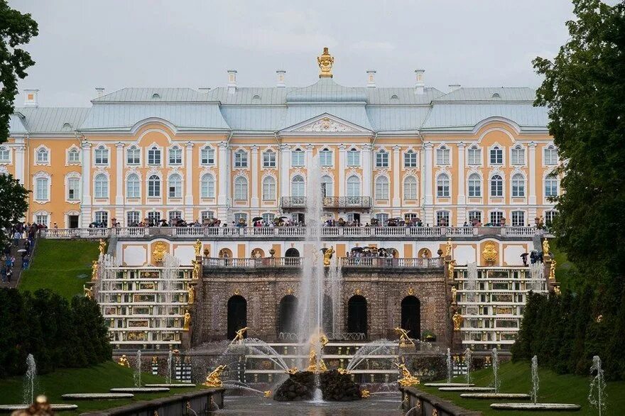 Летний дворец в петергофе фото Большой Петергофский дворец Blog Fiesta