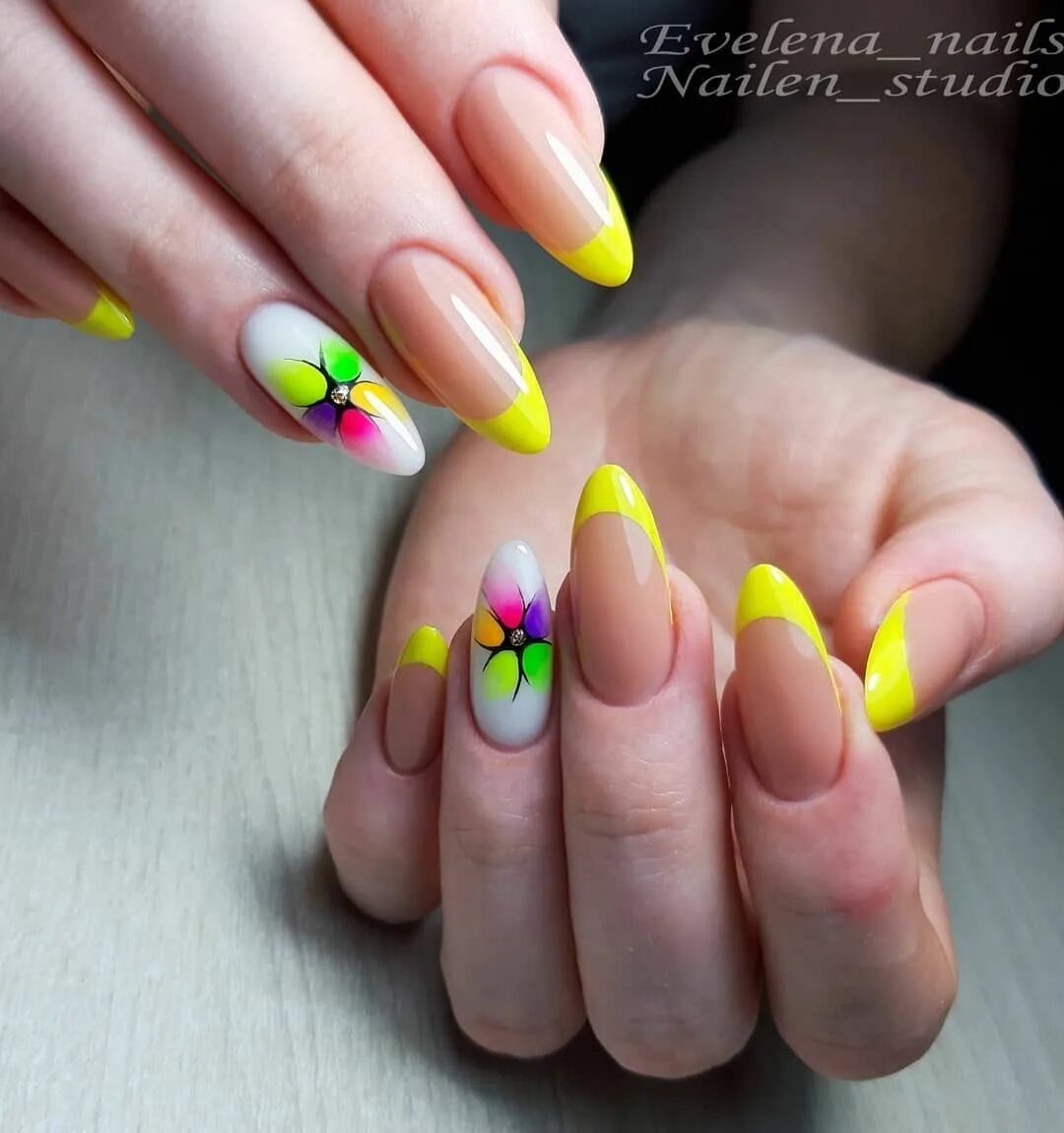 Летний френч маникюр 2024 Yellow nails ideas / gel acrylic nails Nail designs, Nail art, Nails