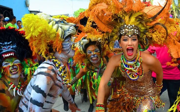 Летний карнавал фото The answer is Colombia - 6 reasons to be proud! Carnival, Festival captain hat, 