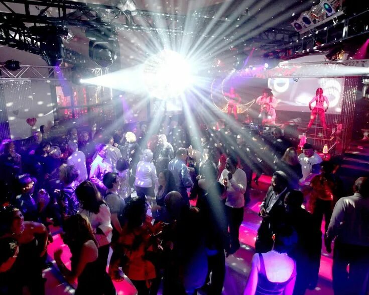 Летний клуб фото From Night-clubs to Golf-clubs.