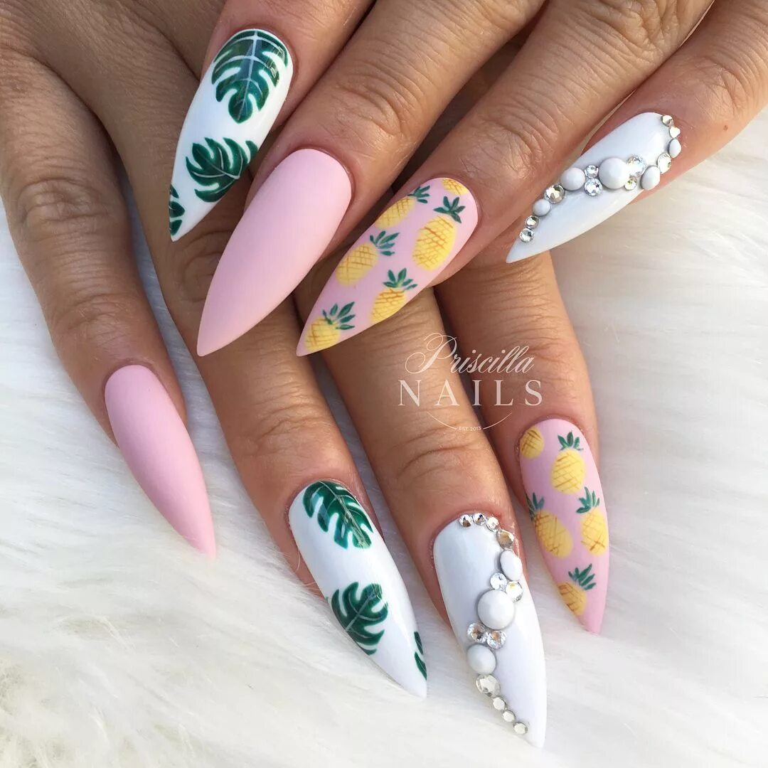 Летний маникюр 2024 миндаль лето From mystical mermaids to gold-dipped glam, these are the acrylic nail art looks