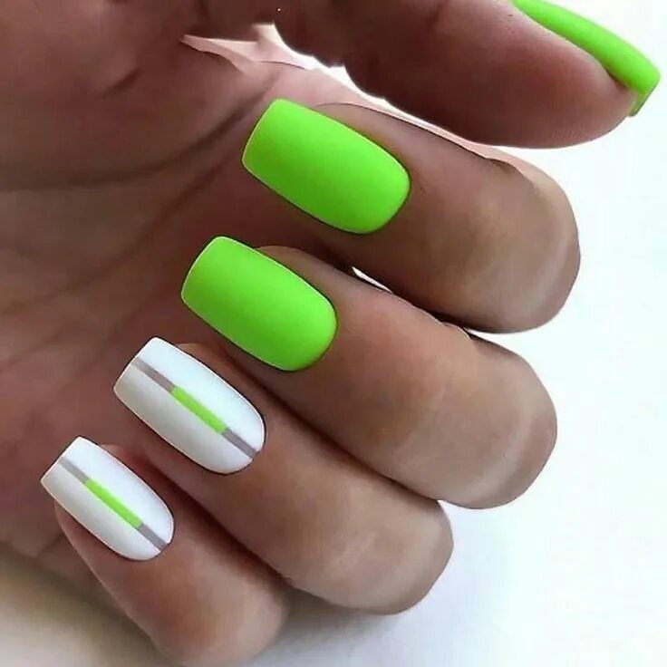Летний маникюр на короткие квадратные ногти 30 Best Green Nail Designs To Copy in 2023 Green nail designs, Yellow nails desi