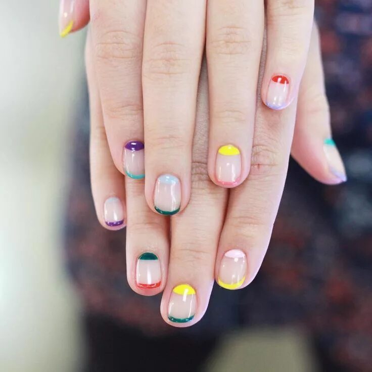 Летний маникюр на короткие ногти multi-color tips Minimalist nail art, Natural nail art, Minimalist nails