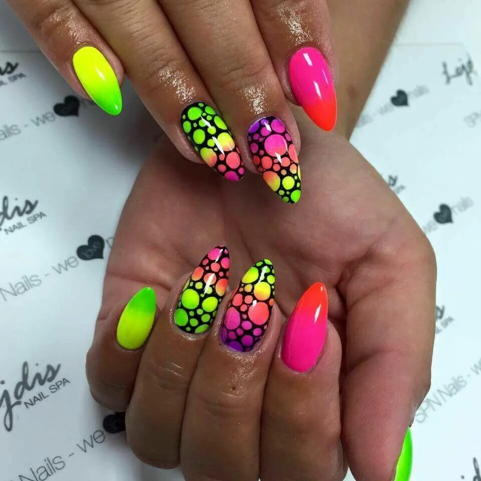 Летний маникюр с рисунком фото Pin on Ciekawe stylizacje paznokci Nail art designs, Beauty nails, Nail art