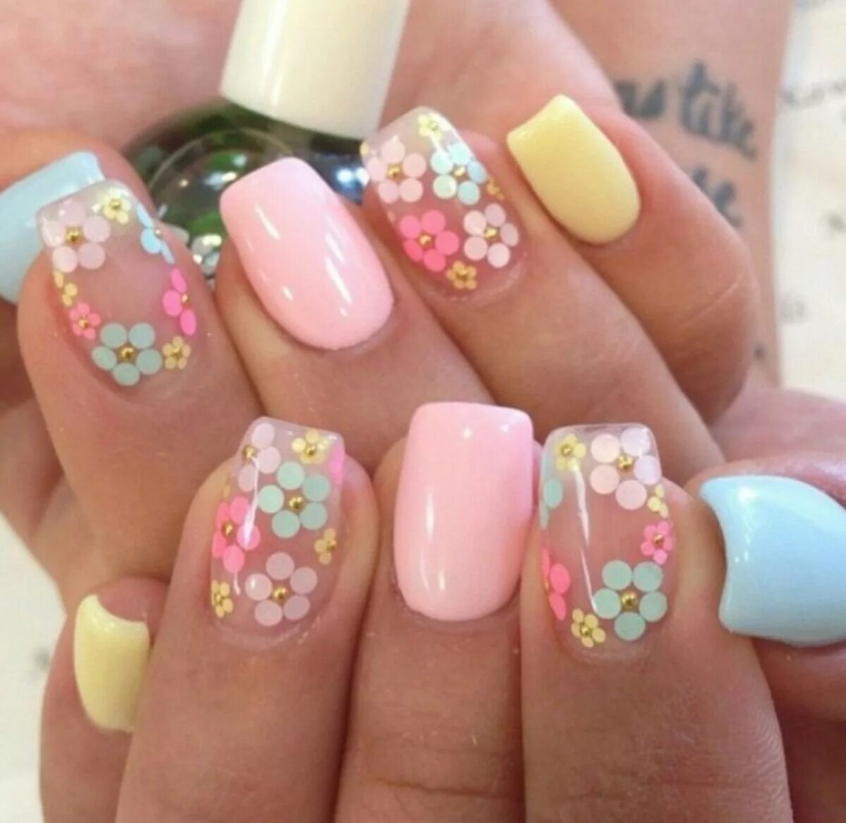 Летний маникюр с рисунком фото publicidad de manicure y pedicure - Buscar con Google Nail art, Nail designs, Fl