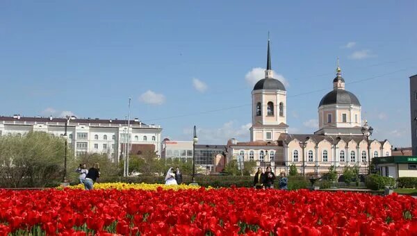Летний омск фото Озеленители высадят на клумбах Томска более 100 тыс тюльпанов - РИА Новости, 01.