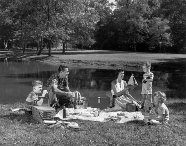 Летний отдых ретро фото 12 Vintage Photos That Will Make You Want to Revive the Lost Art of Summer Vinta