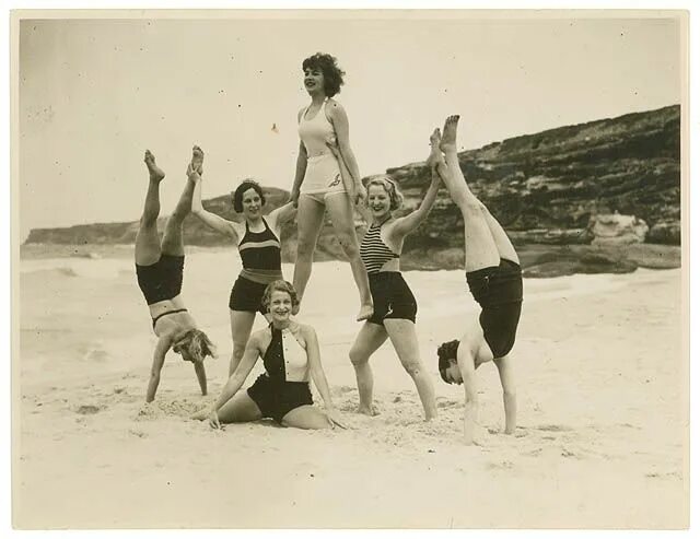 Летний отдых ретро фото vintage everyday: Funny Photos of Beach's Life in Australia in The Past Australi
