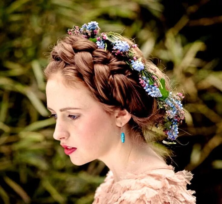 Летний прическа фото Which Hairstyle Is Best For Round Face Wedding hairstyles with veil, Hair styles