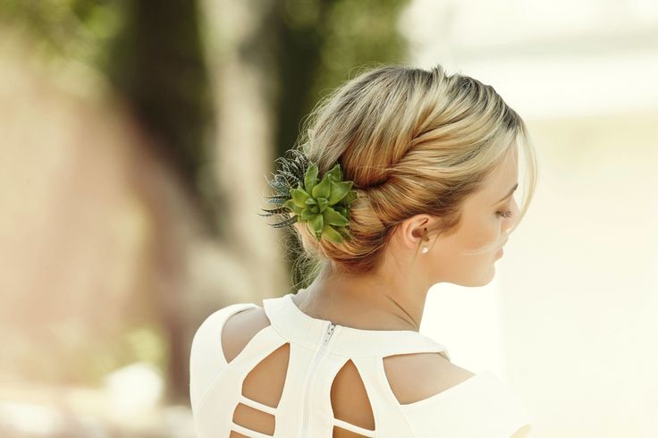Летний прическа фото The Chicest Way to Do the Succulent Hair Trend Easy updo hairstyles, Hair styles