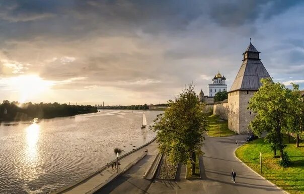 Летний псков фото Вечерний Псков 2021 "ХЕЛПИНВЕР-открой новую Россию!" ВКонтакте