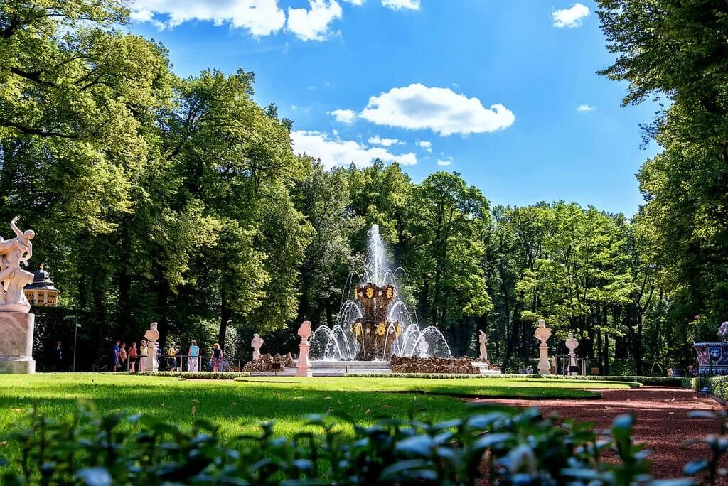 Летний сад питер фото Выпускной в Летнем саду 4х классов из Санкт-Петербурга