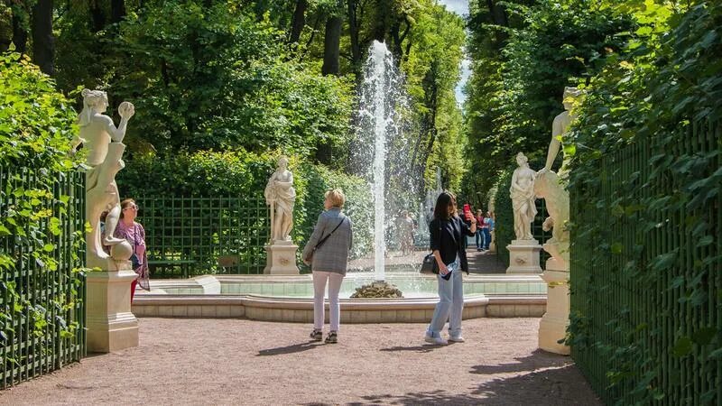 Летний сад сейчас фото Михайловский и Летний сады открылись после просушки