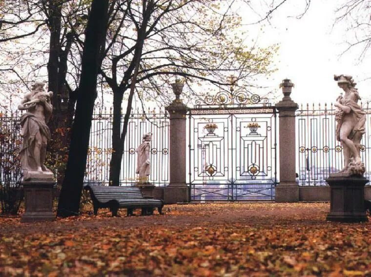 Летний сад в санкт петербурге осенью фото Ограда Летнего Сада в Петербурге. Антикварный подстаканник.: Новости магазинов в