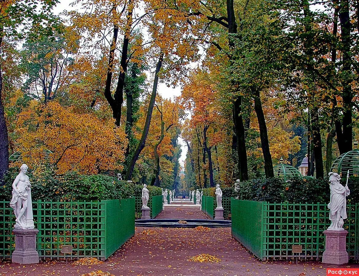 Летний сад в санкт петербурге осенью фото Как создавался памятник Крылову - первый в Петербурге и второй в России памятник