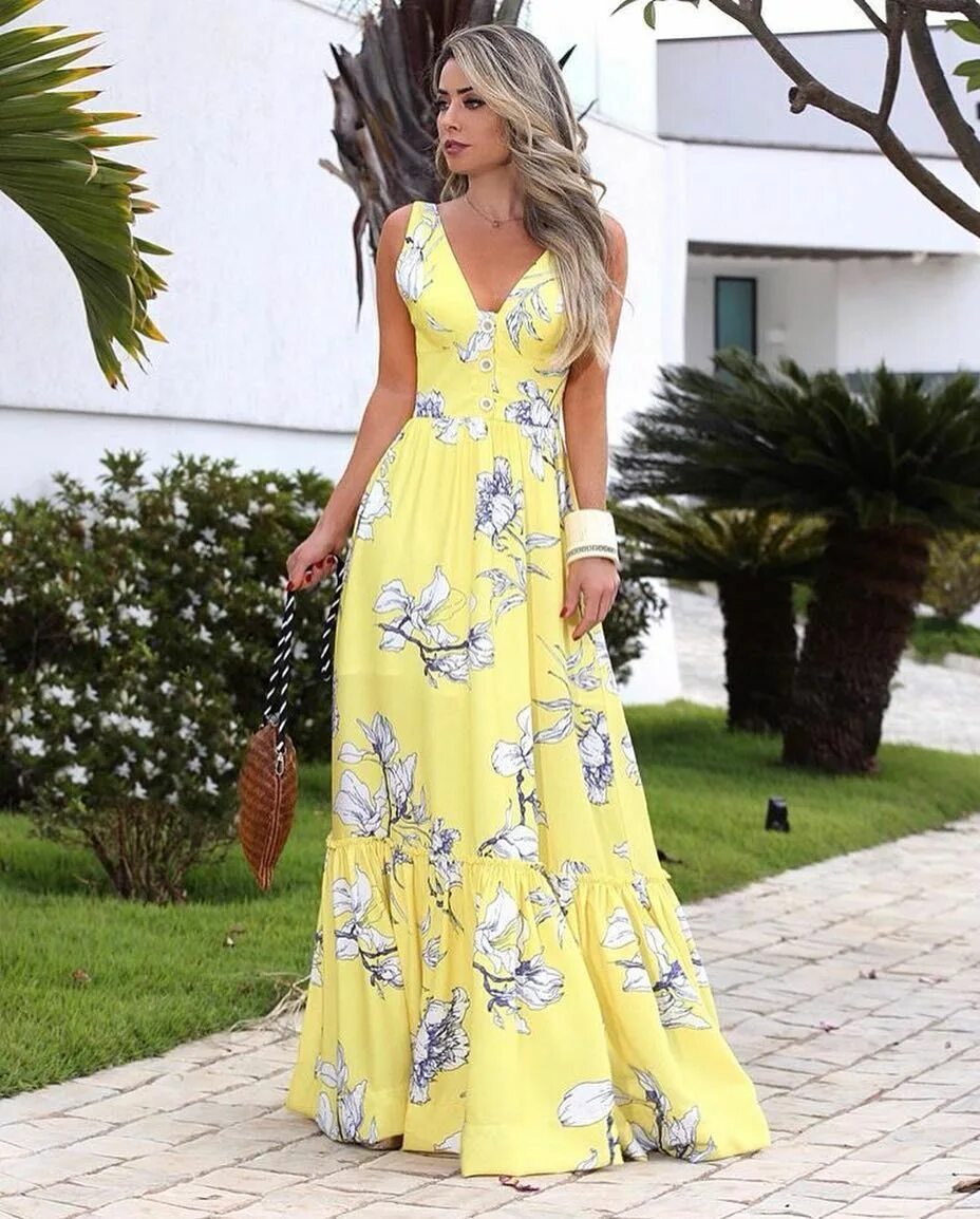 Летний стильный платье фото A L F R E D A on Instagram: "Os vestidos longos de tecidos leves são indispensáv