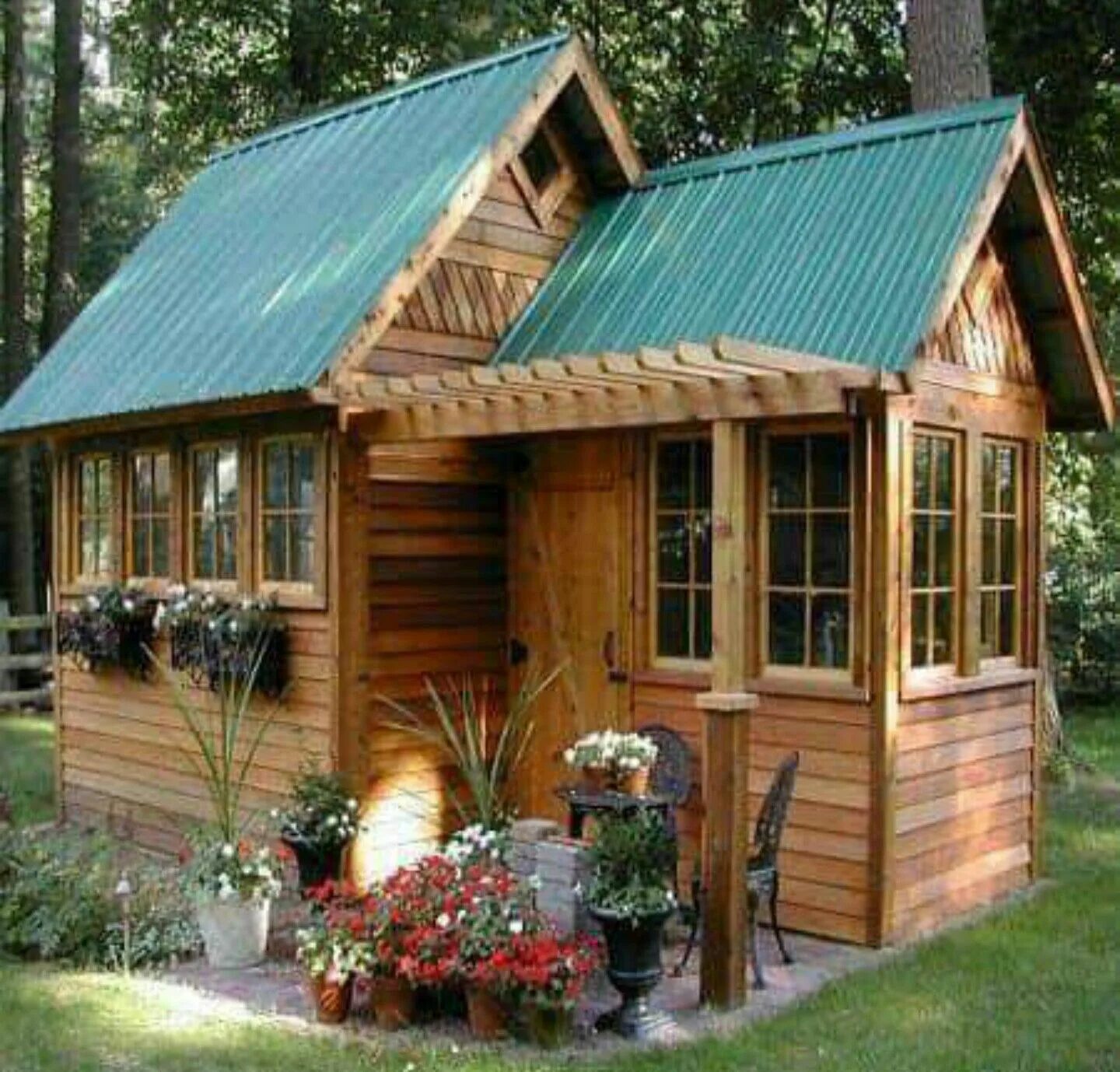 Летний вариант дачи Pin by Chris Roberts on Tiny Living Backyard cottage, Backyard sheds, Backyard s