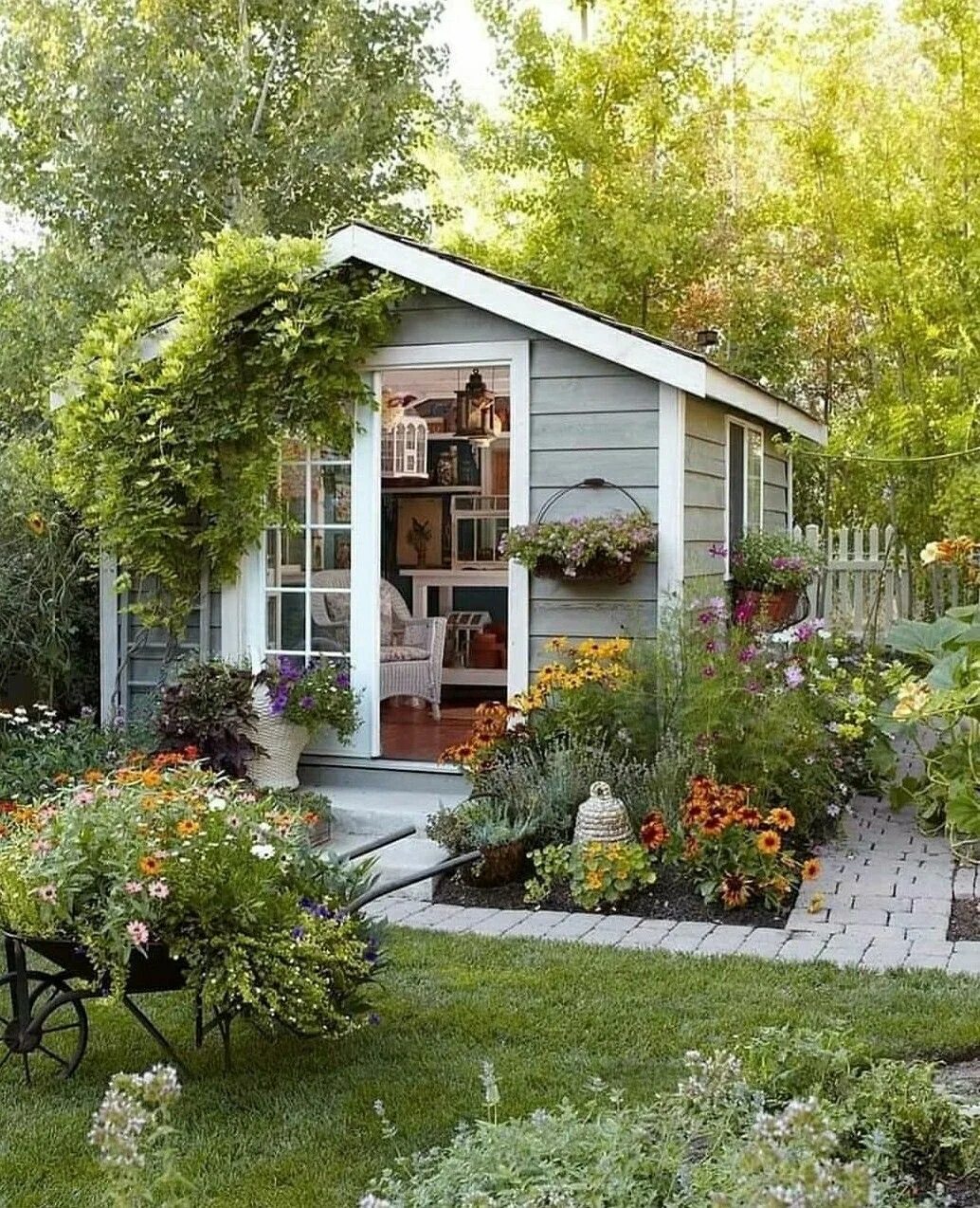 Летний вариант дачи Pin by jaro taki on Domčeky Cottage garden sheds, Backyard sheds, Shed landscapi