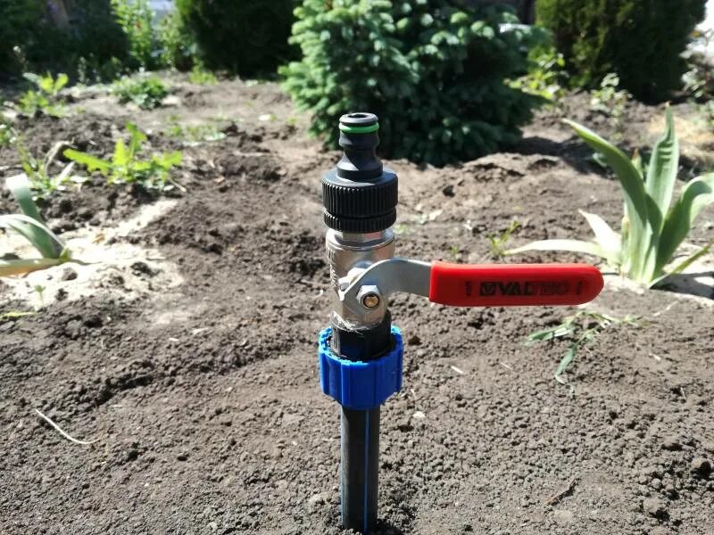 Летний водопровод фото Монтаж летнего водопровода из скважины и поливного водопровода - Сантехнические 