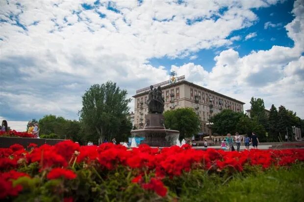 Летний волгоград фото Движение на набережной в Волгограде временно остановят Волгоградская Правда