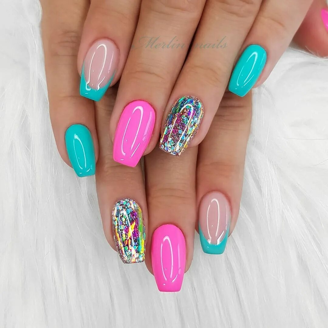 Летний яркий маникюр фото 2024 Turquoise and Pink Neon Nails Gel nail colors, Gel nails, Beauty nails