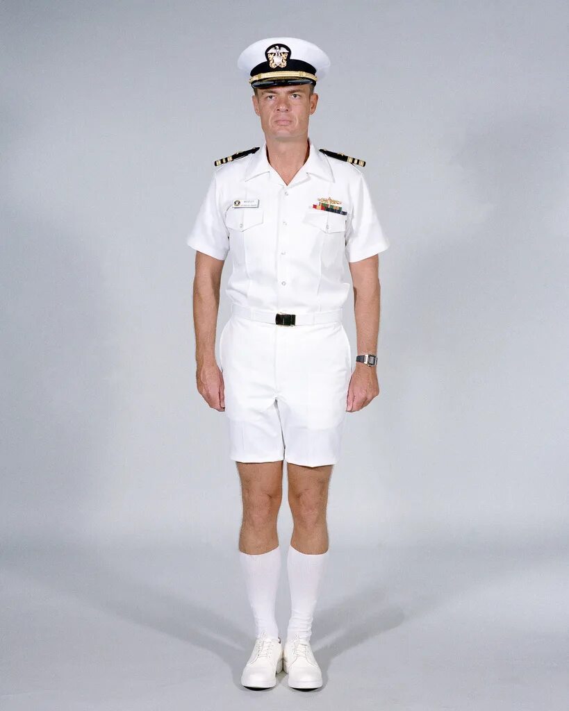 Летняя форма фото Navy Uniforms: Men's Tropical White, Officer. 1984 Uniform Regulations, Page 3-2