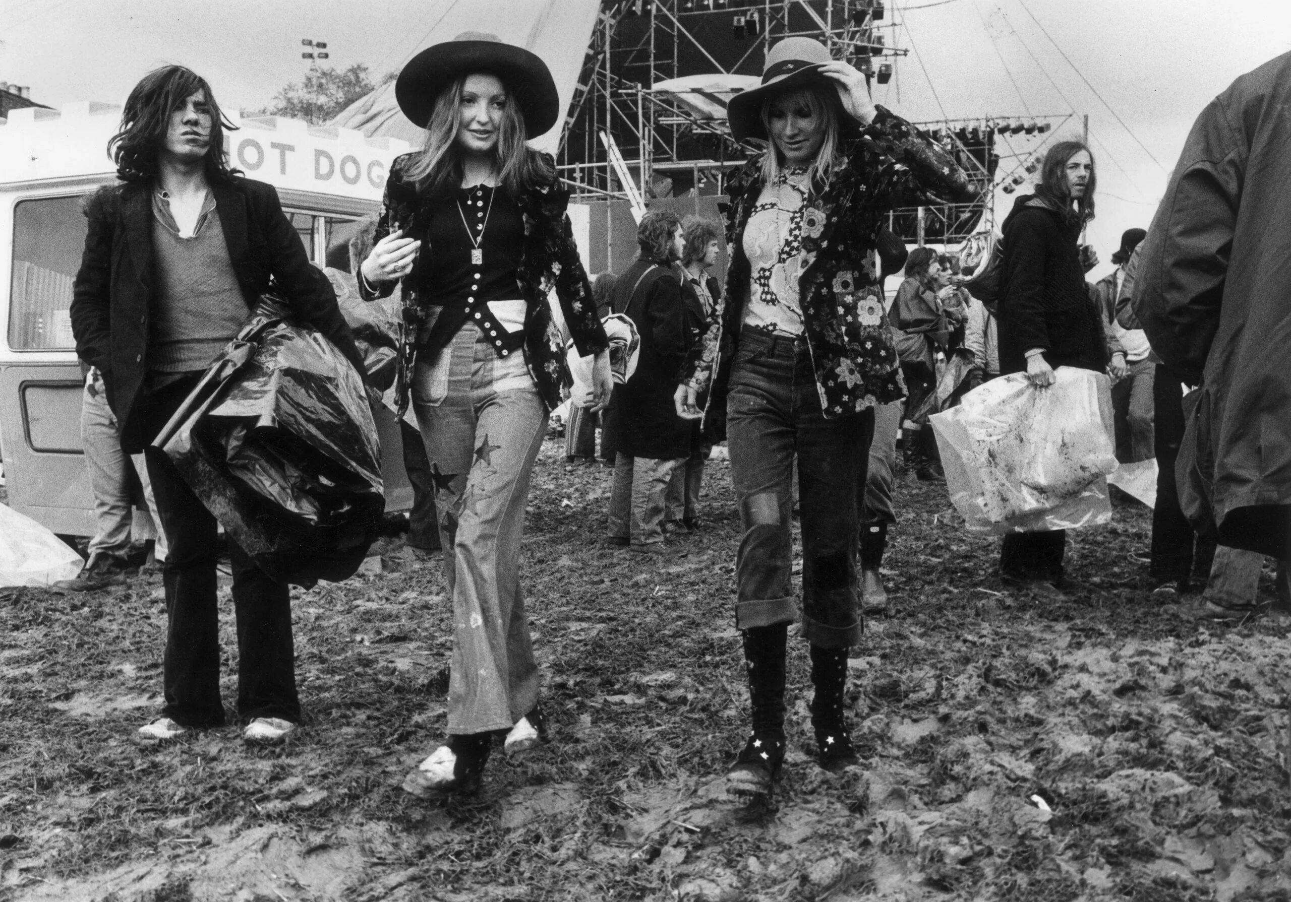 Летняя фото история Can Festival Style Make a Comeback? Vogue