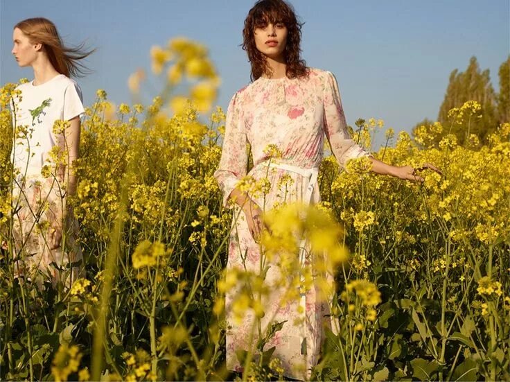 Летняя коллекция фото Blooming: 12 Chic Summer Looks from Zara - Fashion Gone Rogue Fashion photograph