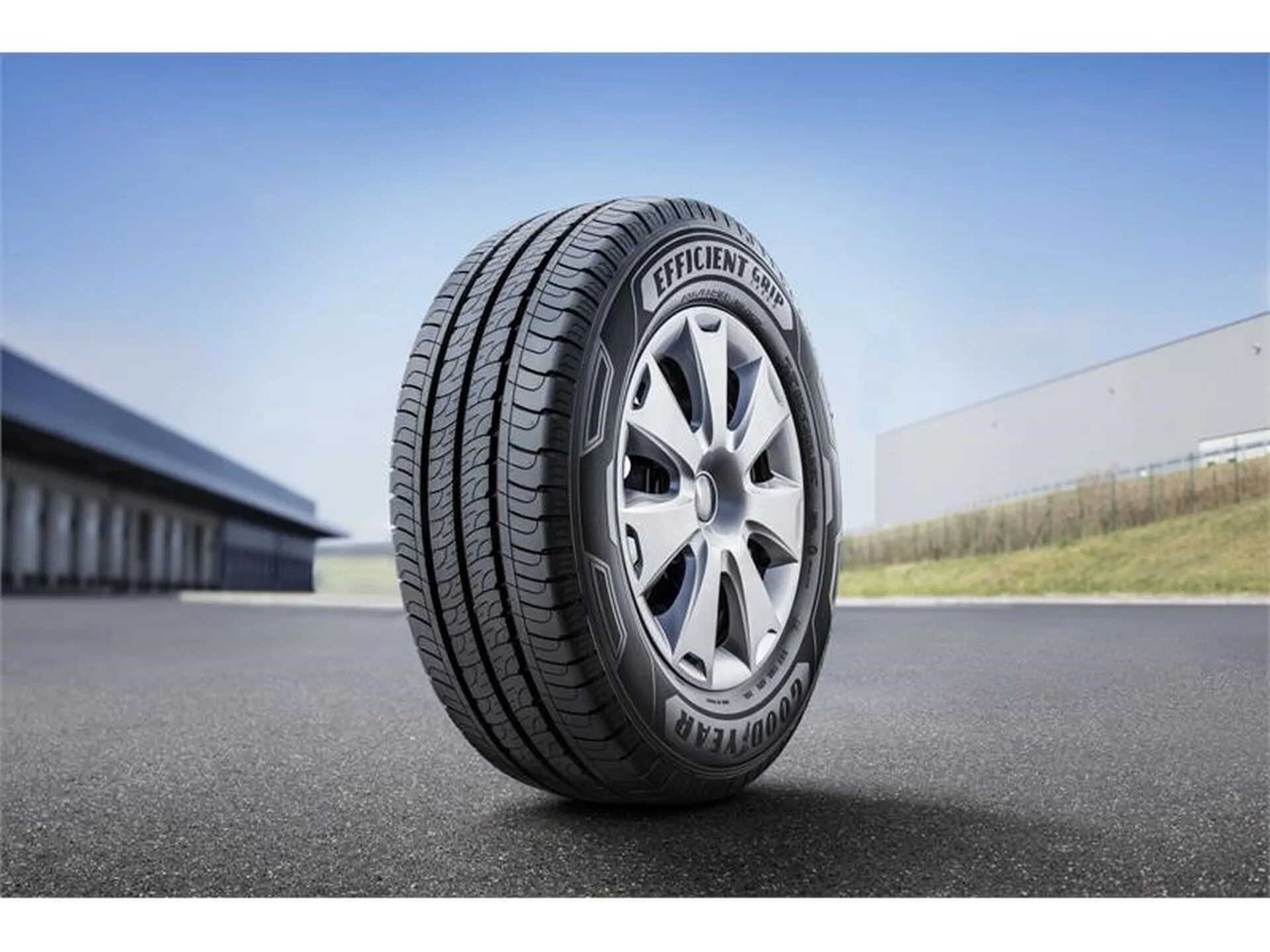 Летняя шина фото Goodyear EfficientGrip Cargo seeks lower total cost of ownership