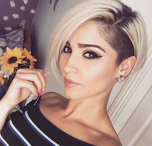 Летняя стрижка женская модная Short Hair and Pixies on Instagram: "Really Pretty Look From @lenna_kf" Short bo