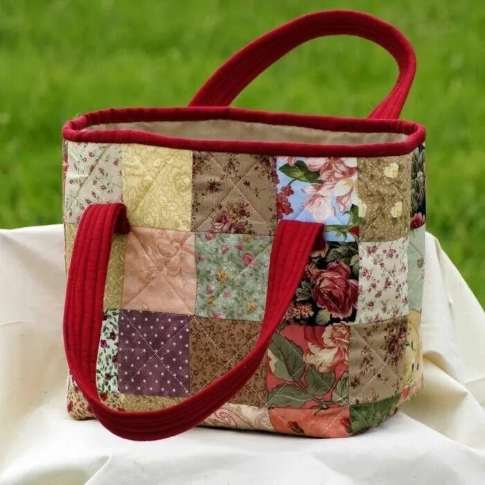 Лоскутные сумочки Patchwork bags Bag quilt, Padrões de mala, Sacos de tecido