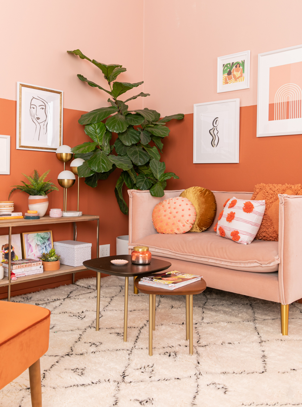 Лососевый цвет в интерьере color adventures: an orange-inspired living room! - Oh Joy! Living room orange, 
