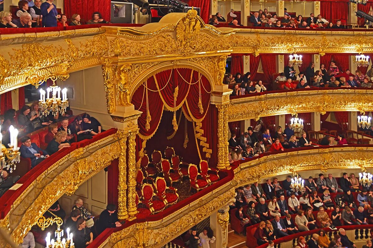 Ложа в театре фото Уходящие типы. Консерваторка-театралка - Москва Меняется