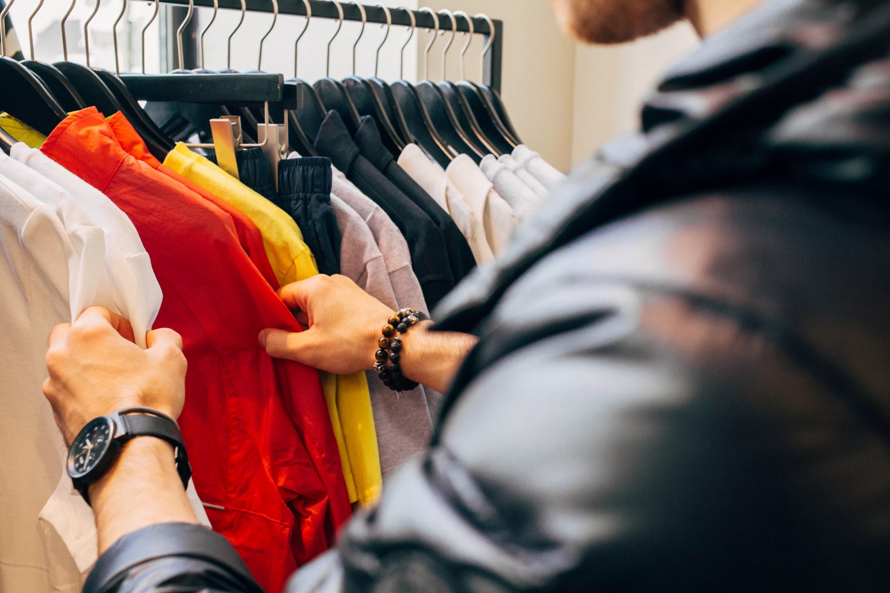 Магазин сток фото Amazon hasn’t dominated the clothing industry yet. Here’s why. MIT Technology Re
