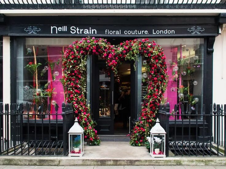 Магазин цветов название фото Neill Strain offers exquisite floral creations, imported daily from the Netherla