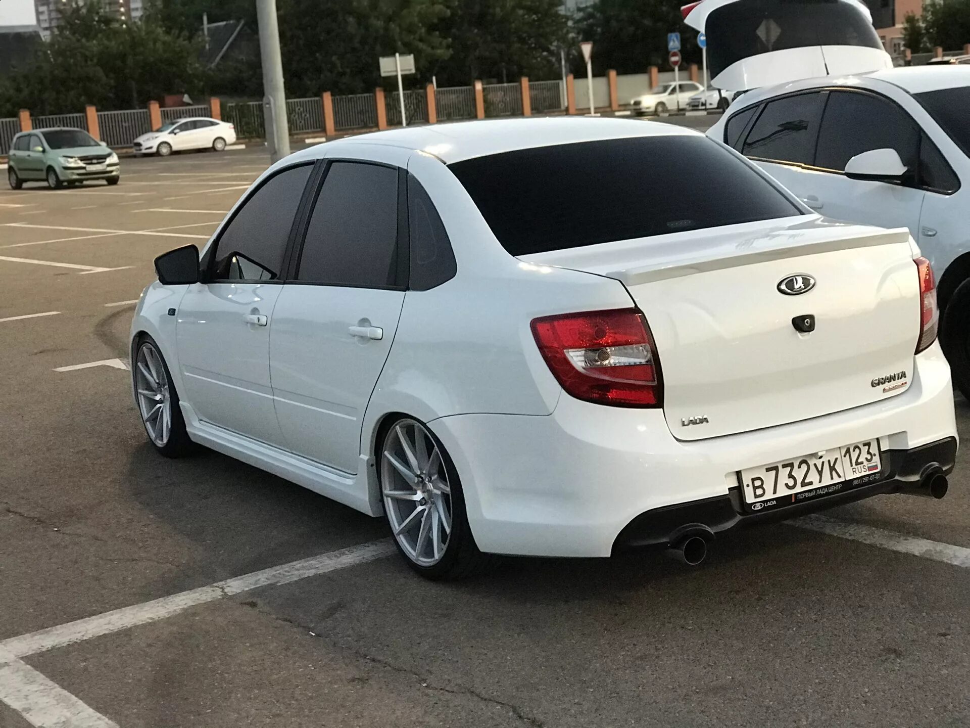 Магазин тюнинг гранта тольятти Новая обувка для поповозки - Lada Granta Sport, 1,6 л, 2016 года колёсные диски 
