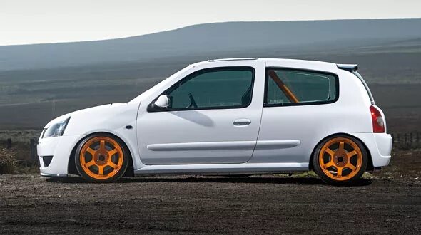 Магазин тюнинга рено Renault Clio 172/182 Tuning Guide Fast Car