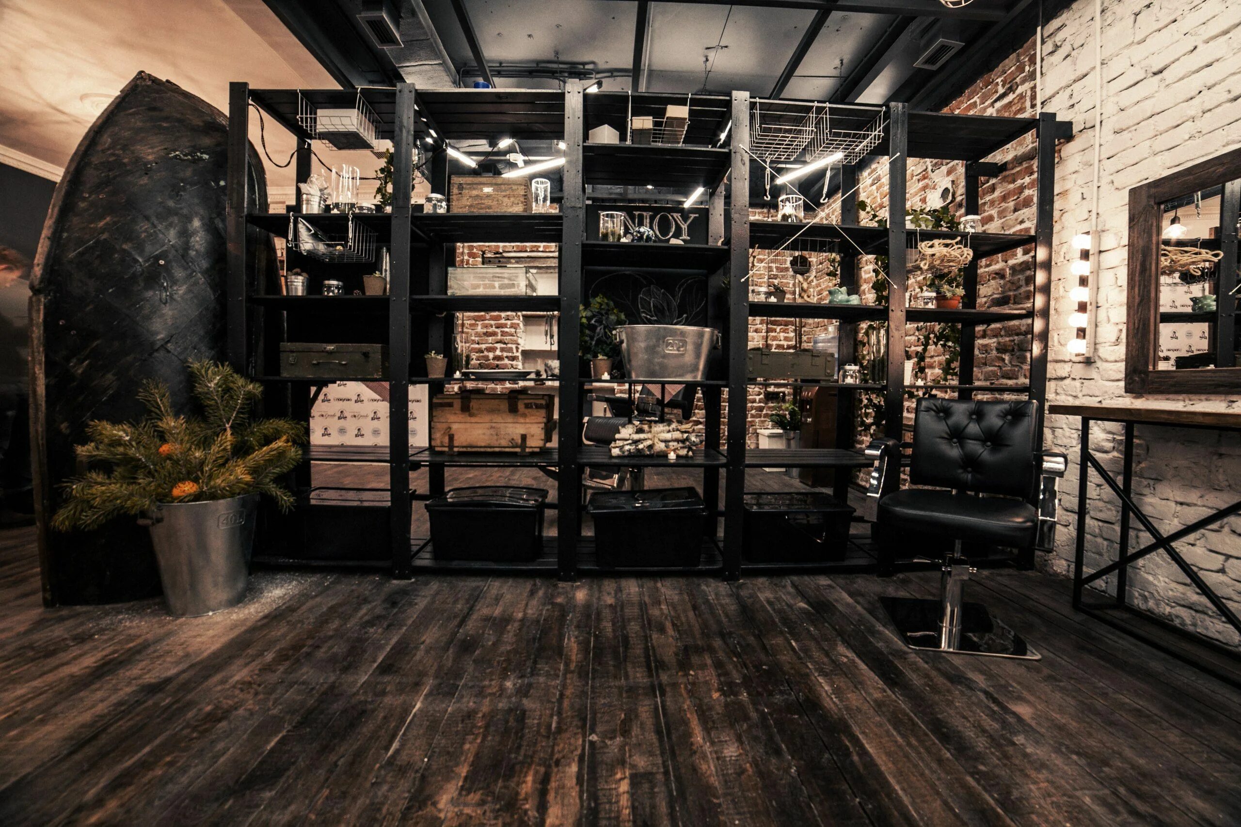 Магазин в стиле лофт Похожее изображение Shop window design, Shop interior design, Interior