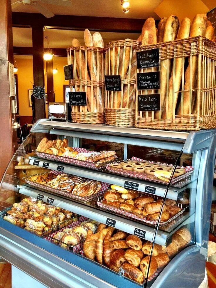 Магазин выпечки фото Pin on Petit déj. Diy bakery display, Bakery shop design, Bread shop