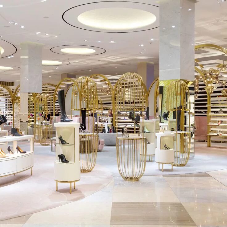 Магазины дубая фото #theLIST: The Chic Globetrotter's Guide to Dubai Shoe store design, Store design