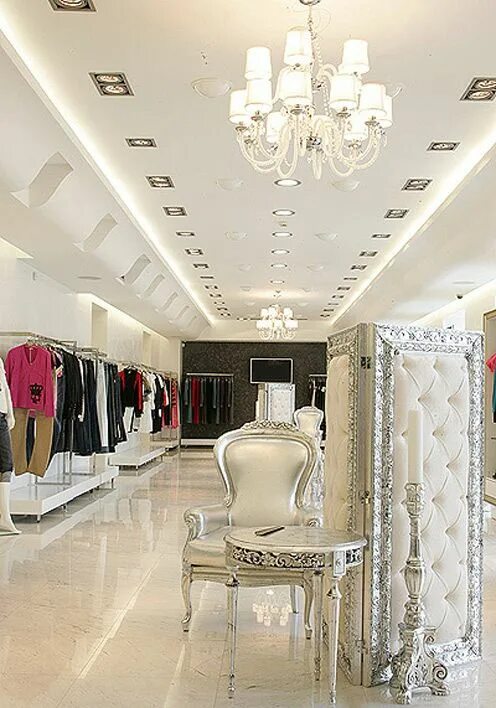 Магазины женской одежды в классическом стиле The Truly Impiana Decorar a loja, Loja decoração, Moveis para loja