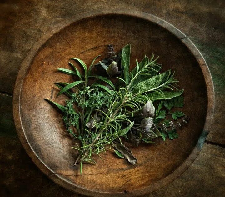 Магические травы фото Photograph copyright 2011 by Dan Routh) Plus some tarragon and a little Thai bas