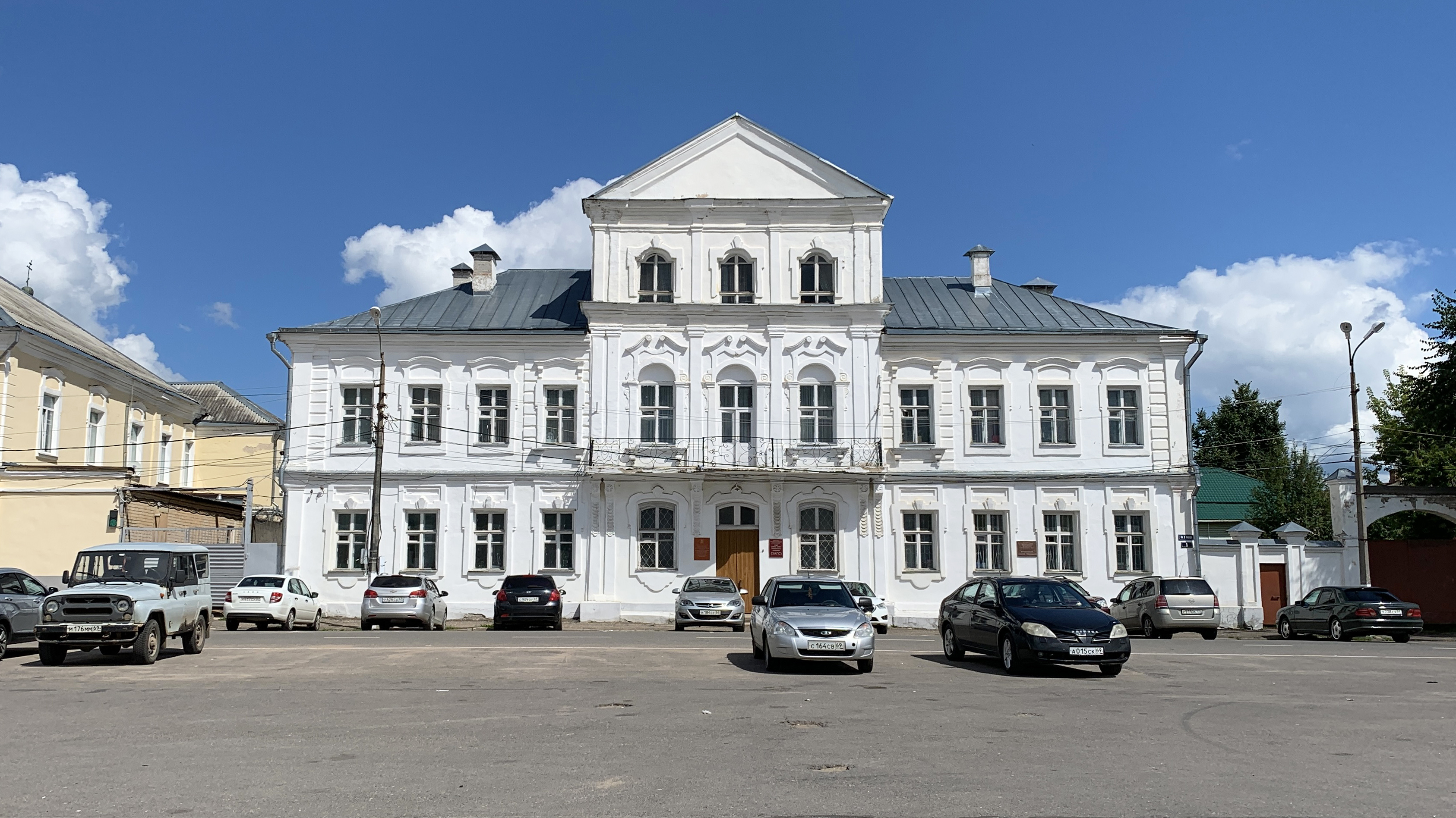 Магистрат восточная ул 18в кукмор фото File:Торжок. Здание Магистрата.jpg - Wikimedia Commons