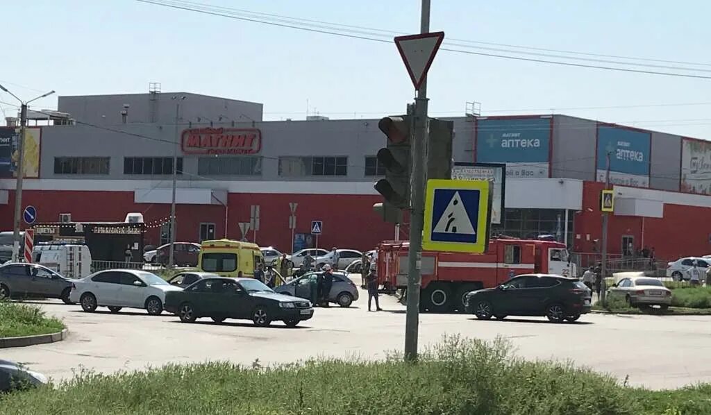 Магнит экстра ул сергея шило 249б фото В Таганроге во время ДТП пострадали две женщины - Таганрогская правда